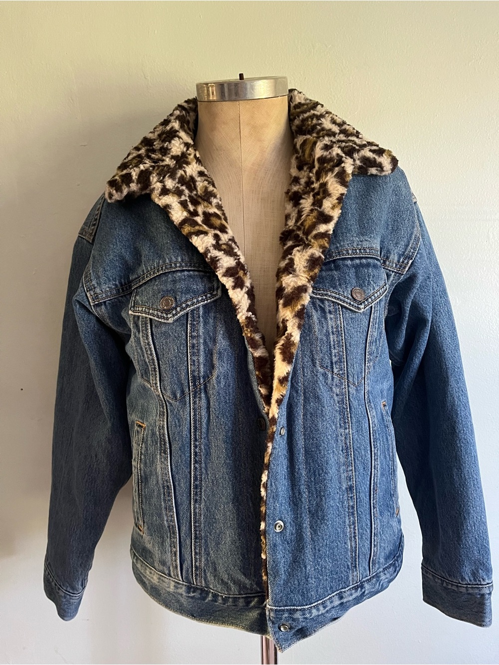 Levi’s Denim Jacket with Leopard Faux-Fur Lining - Blue